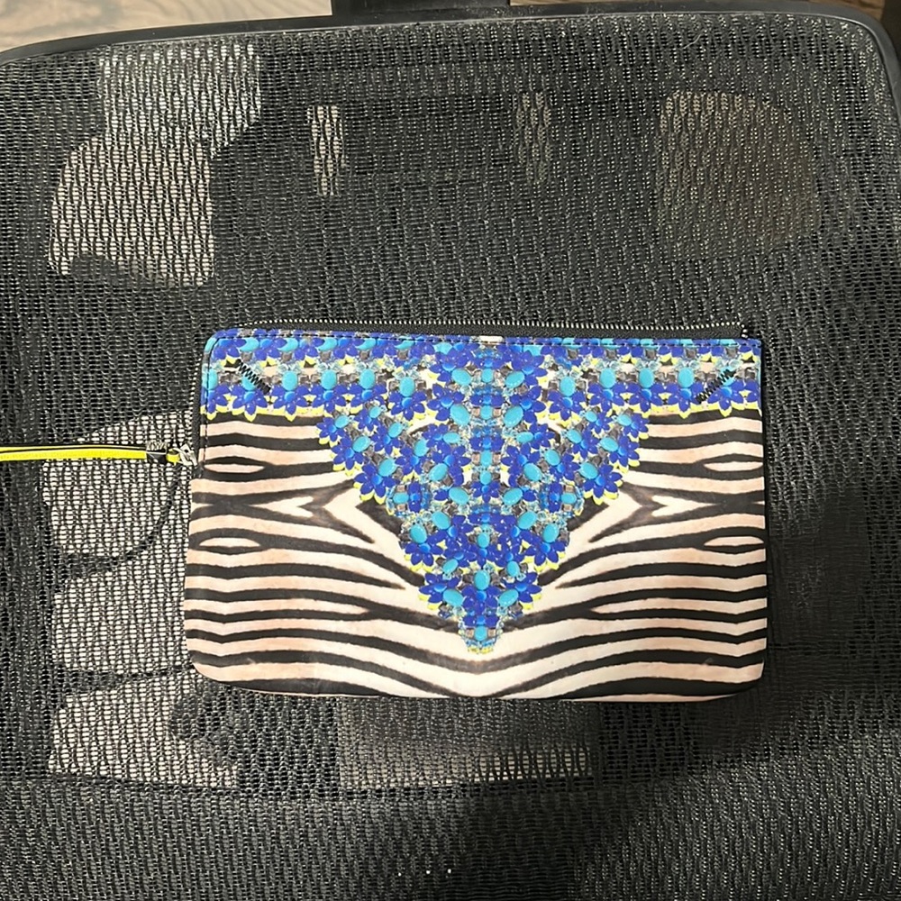 Stella & Dot zebra zipper clutch/pouch - EUC